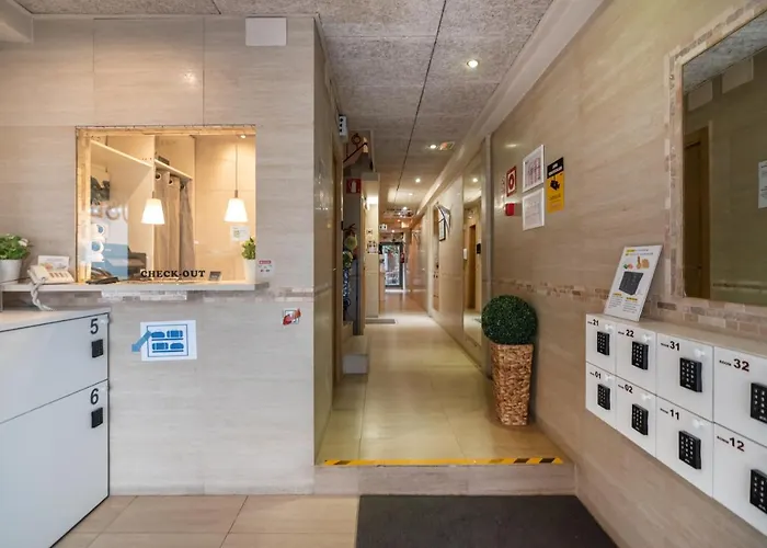 House Πανσιόν 4*