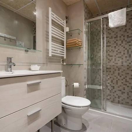 House برشلونة